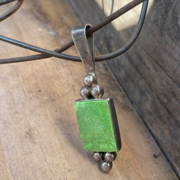 RARE Vintage Pendant A.Cadman Gaspeite & Sterling Silver - Picture 3 of 12